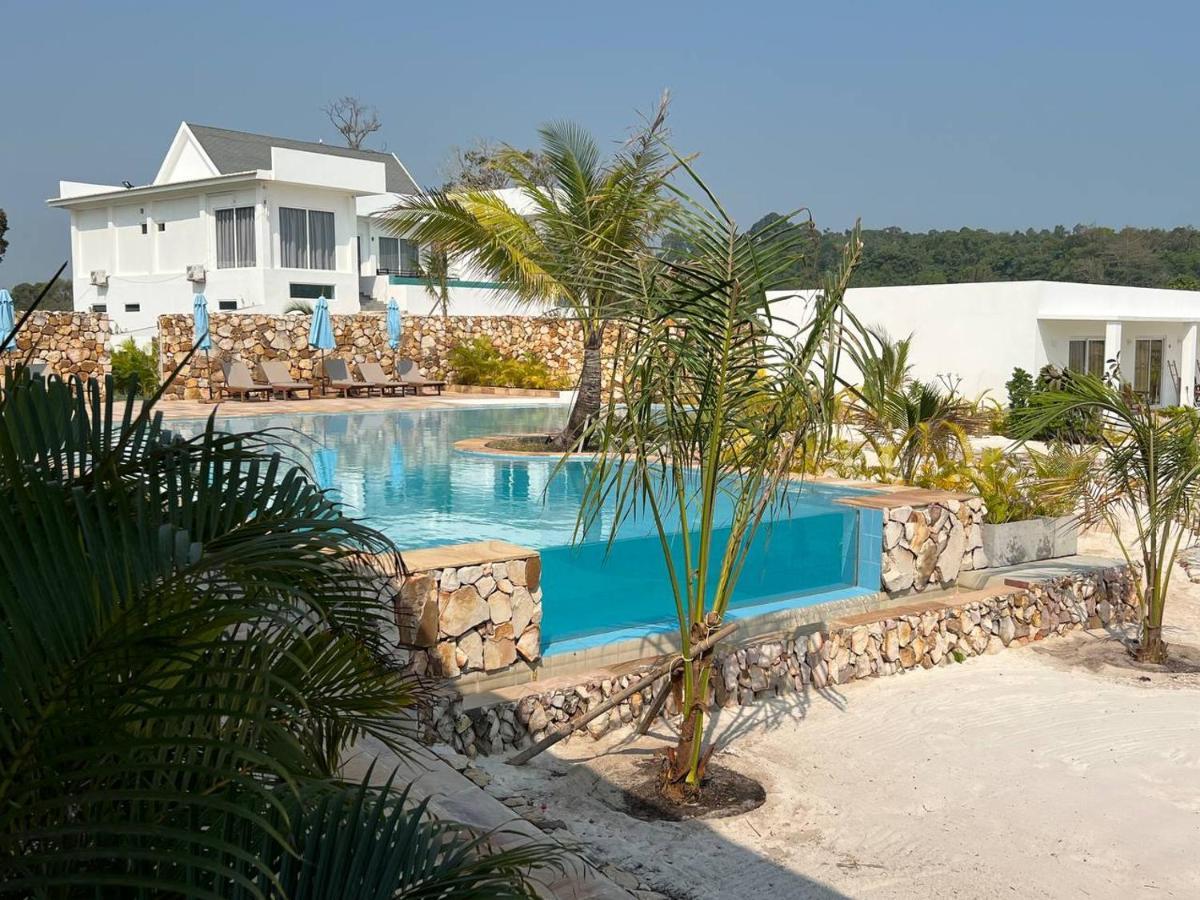 You&Me Resort Pagoda Beach Buitenkant foto