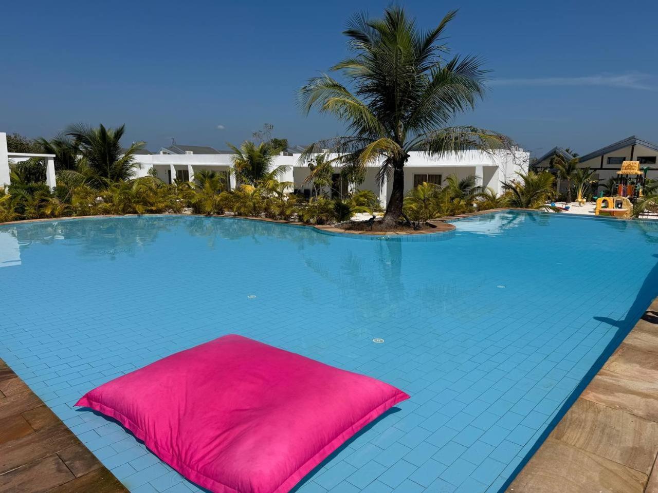 You&Me Resort Pagoda Beach Buitenkant foto
